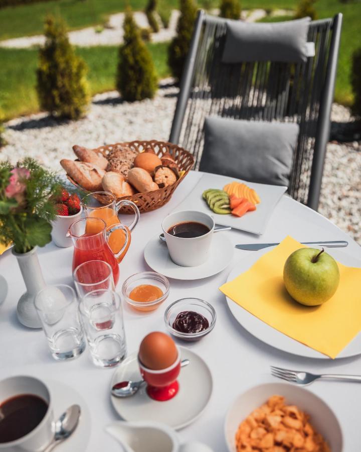 Hotel Bischofhof - Bistro Jasmin كيوزا المظهر الخارجي الصورة