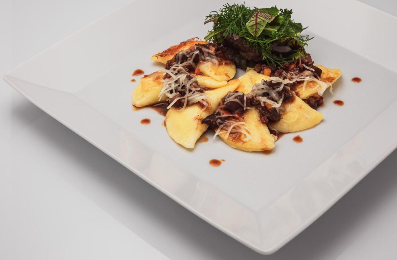Hotel Bischofhof - Bistro Jasmin كيوزا المظهر الخارجي الصورة