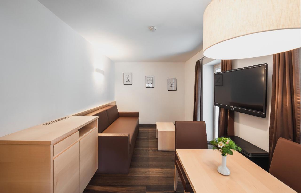Hotel Bischofhof - Bistro Jasmin كيوزا المظهر الخارجي الصورة