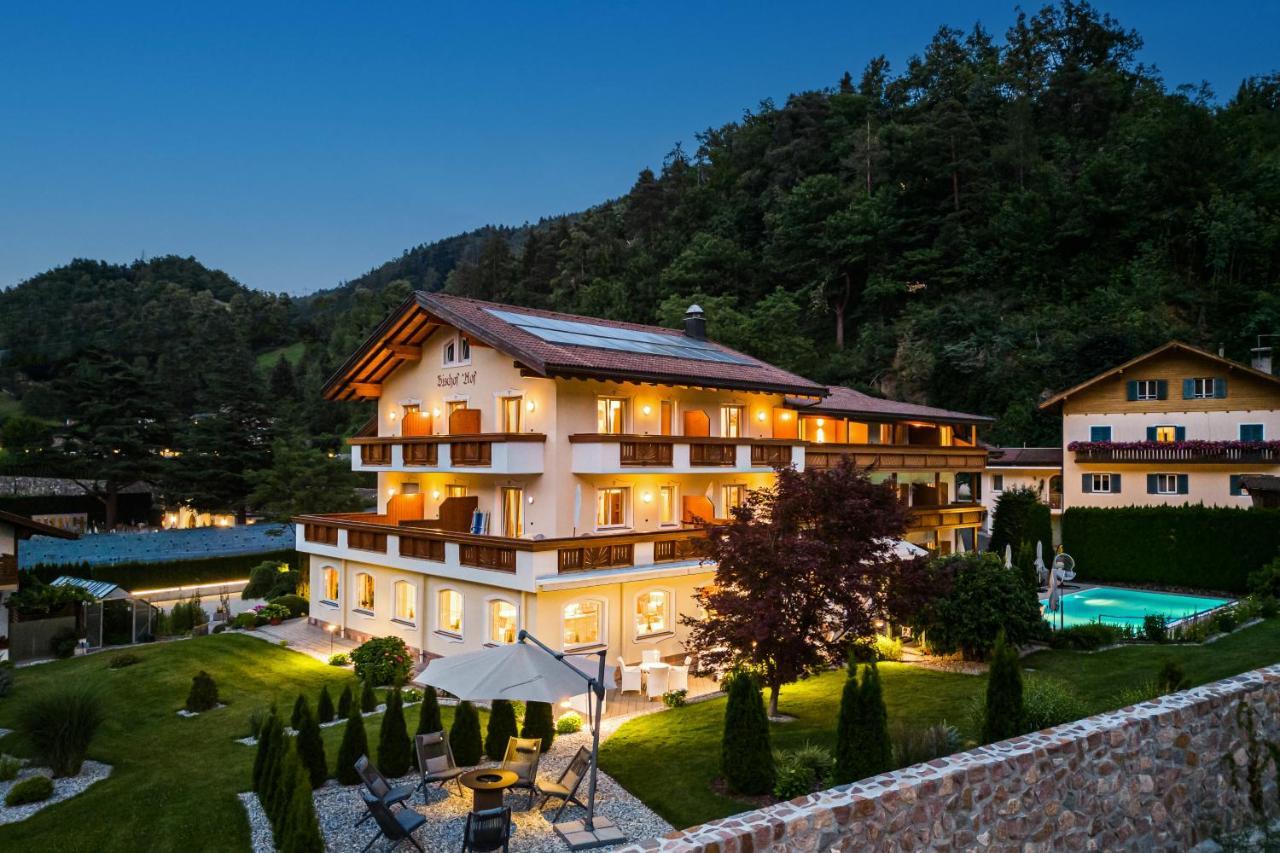 Hotel Bischofhof - Bistro Jasmin كيوزا المظهر الخارجي الصورة