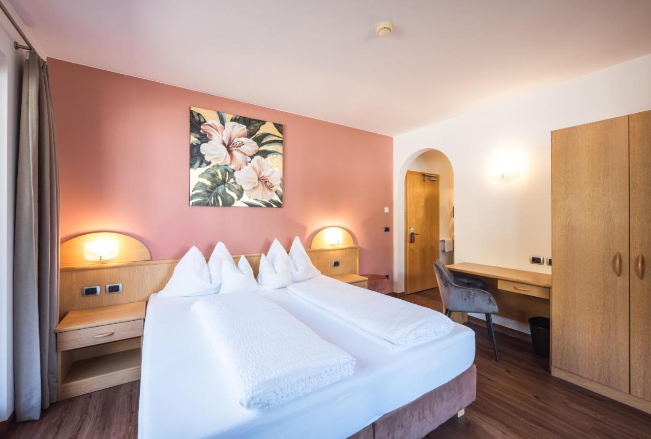 Hotel Bischofhof - Bistro Jasmin كيوزا المظهر الخارجي الصورة