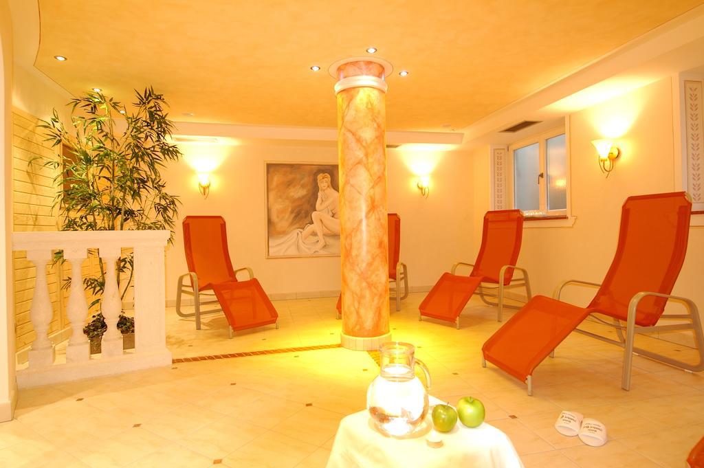 Hotel Bischofhof - Bistro Jasmin كيوزا المظهر الخارجي الصورة