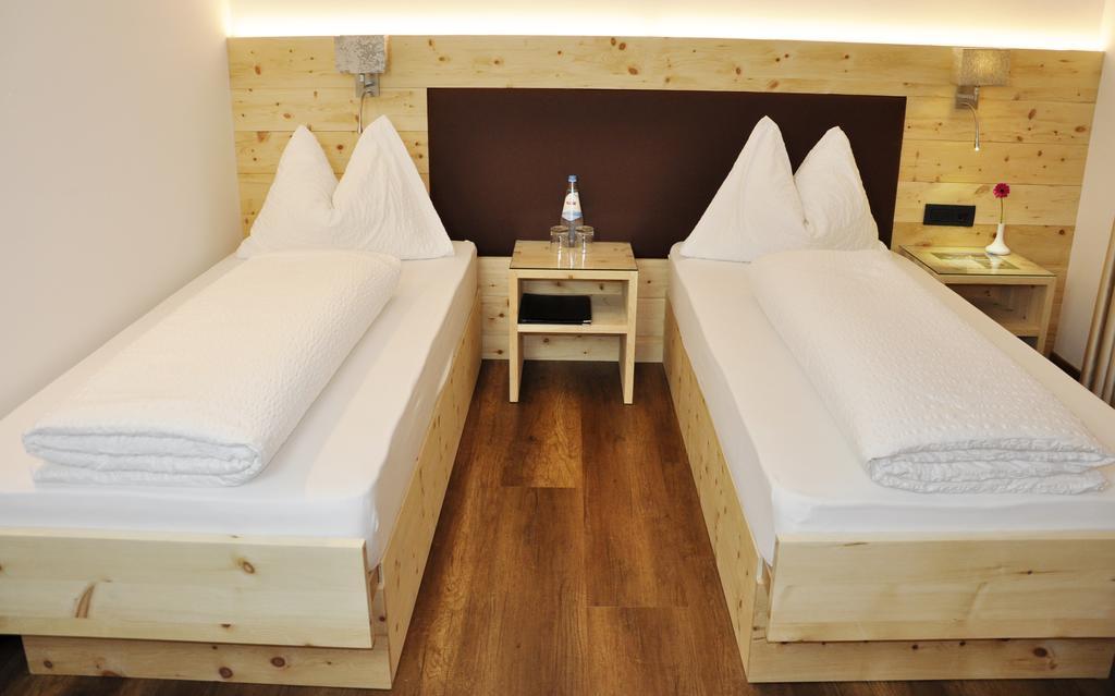Hotel Bischofhof - Bistro Jasmin كيوزا المظهر الخارجي الصورة